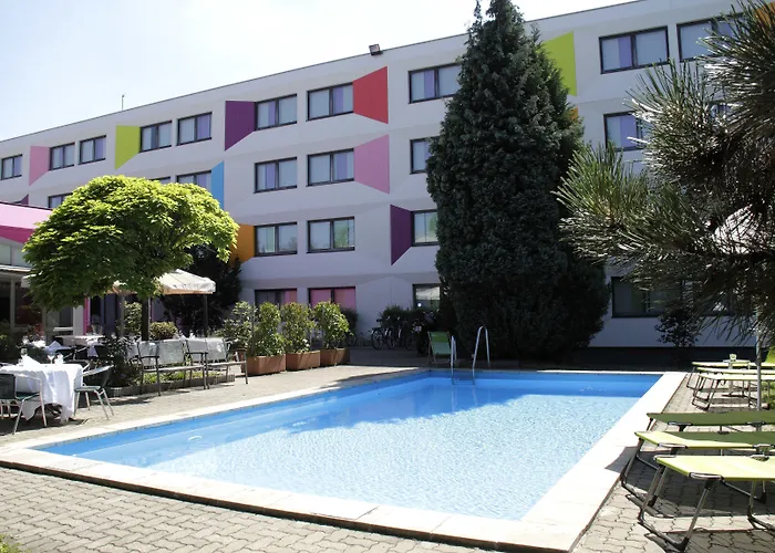 林茨宜必思尚品酒店 3*